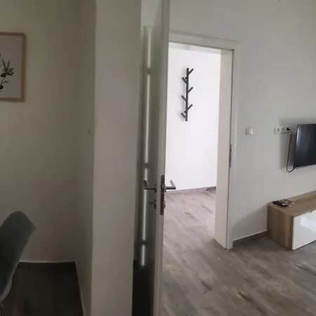 Apartment Elle With Free Private Parking Split