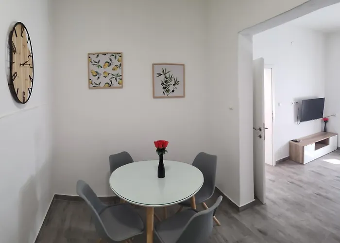 Elle With Free Private Parking * Split