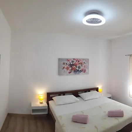 Elle With Free Private Parking Apartamento Split