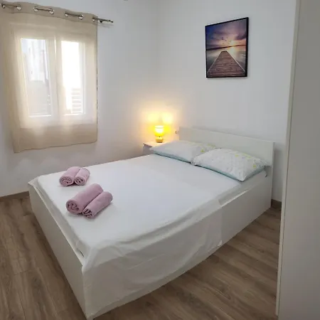 Elle With Free Private Parking Apartamento Split